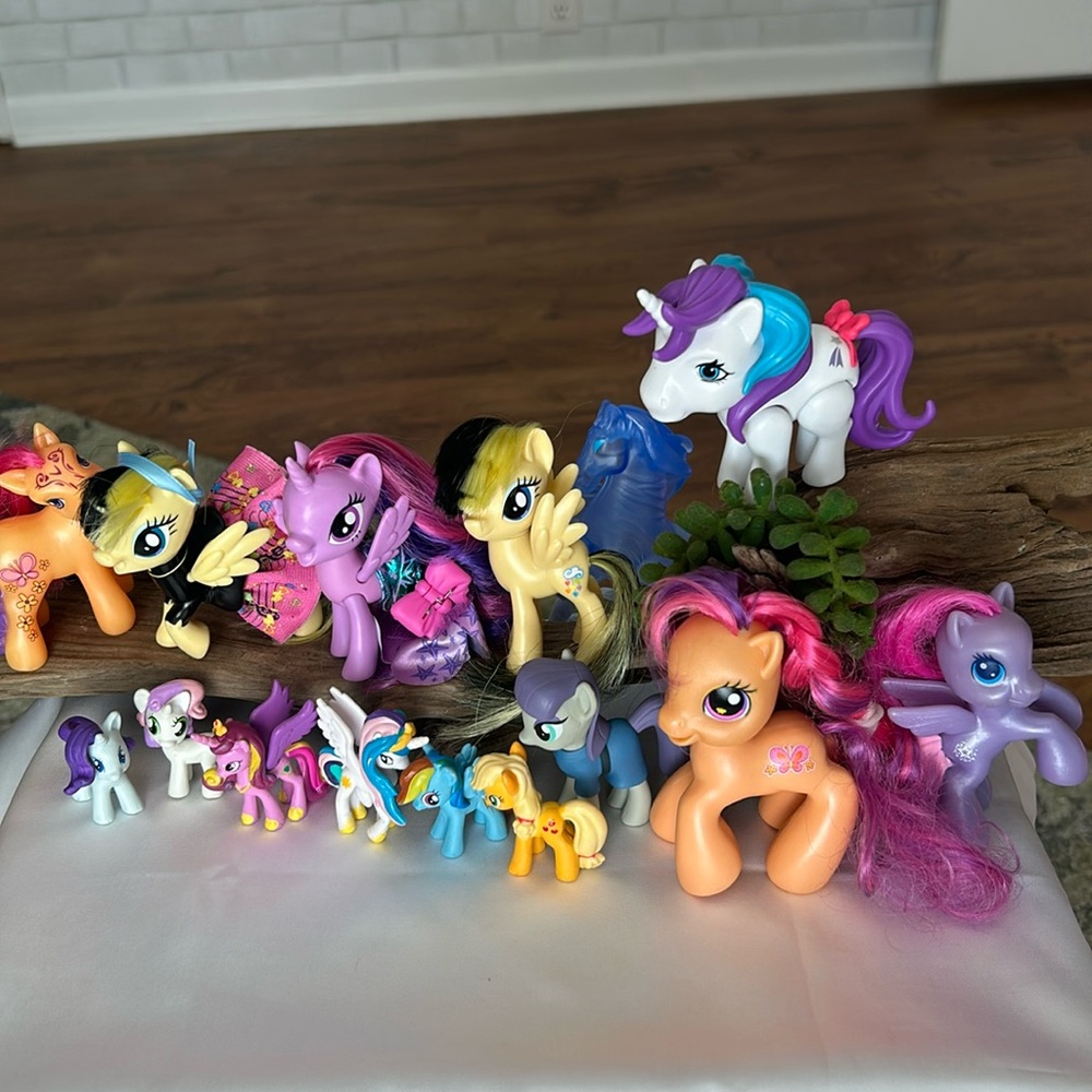 My Little Pony G4 Lot brushable and busy book mini figure ponies